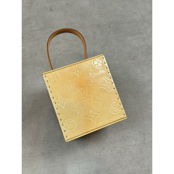 LOUIS VUITTON RARE Monogram Patent Leather Bleecker Cosmetic Box Bag - Picture 8 of 12